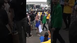 WARIAPUN IKUT DEMO MENOLAK UU OMNIBUS LAW DI KANTOR DPR JABAR.