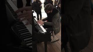 Amazing street musician Gabriel Sadoun in Paris Saint Lazare