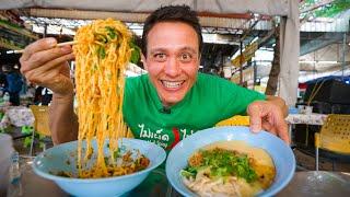 Asian Street Food - EGG NOODLES + SAMOSAS  Friday Morning Market in Chiang Mai Thailand