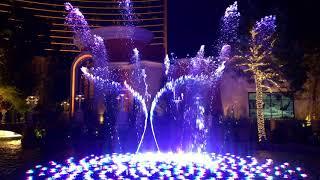 Wynn Fountain Show in 4K Frank Sinatra - Style Christmas Eve in Vegas