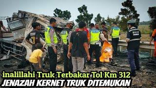 Proses Evakuasi Truk Pasca Kecelakaan Di Tol 312 Pemalang