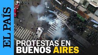 ARGENTINA  Protestas en Buenos Aires contra la ley de bases vistas con un drone  EL PAÍS