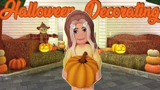 DECORATING OUR FAMILY HOME FOR HALLOWEEN   Bloxburg Family Roleplay