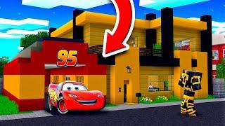 RAYO MCQUEEN VIVE EN LA CASA DE MASSI EN MINECRAFT 