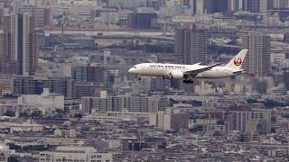 Challenging Approaches Crosswind Landings at Osaka Itami airport Japan airlines 787 Embraer & 737