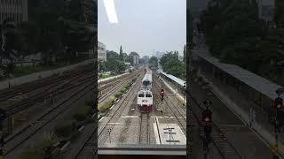 Kereta Api Malabar Masuk Stasiun Bandung