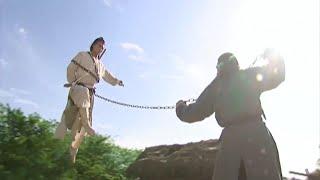 小子神功蓋世，高深內力彈飛鐵鏈，一腳踹飛惡老頭  中国电视剧  KungFu