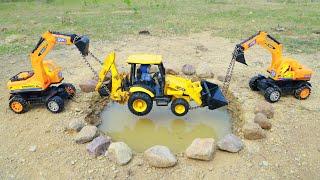 JCB 3DX Volvo Tipper Accident Highway Road Pulling Out Double JCB Excavator ? Cartoon Video  CS Toy