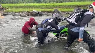 Honda Crf150 vs Kawasaki KLX150 river crossing  CRF lng malakas  Dirt bike  enduro  YLM outdoors