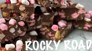 HOW TO MAKE A ROCKY ROAD FRIDGE CAKE