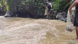 MENJALA IKAN TRADISIONAL DI SUNGAI BEBATUAN