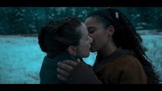 Haniwa And Wren Kiss Scene Nesta Cooper And Eden Epstein Lesbian Love