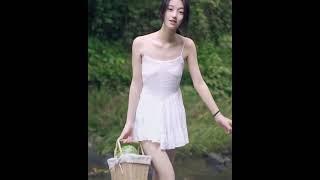 Cewek cantik mandi di sungai #Shorts