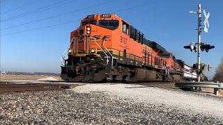 Fast moving Manifest train ft H1 Dash 9 BNSF Transcon Marceline sub..182023