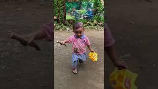 Viral  kakek bawa kepala VS anak umur 2  bawa kepala truk mainan  funny  #kakekbawakepala #ngakak