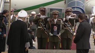 مراسم جنازۀ رئیسی در ایرن، مادر اعدام شده ها توسط رژیم مرگ رئیسی را تبریک میگوید
