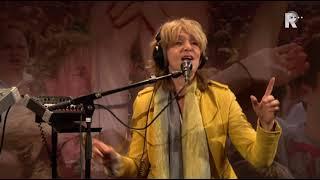 Leoni Jansen & Izaline Calister - Gimme Hope Joanna Live uit Lloyd