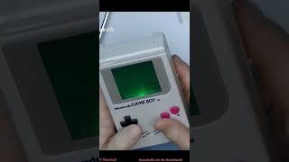 Cracky versucht die GAMEBOY Uhr einzustellen #shorts