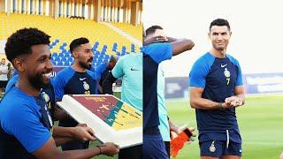 نجـوم النصر يفاجئون رونالدو بمناسبة أرقامه القياسية  AlNassr players surprise Ronaldo in training 