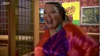 Tracy Beaker Returns - Chicken