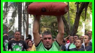 El hombre más fuerte de Medellín impone RÉCORD GUINNESS Retos extremos de gimnasio en la calle 