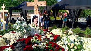 1 июня 2024 г.. Могила Анастасии Заворотнюк Троекуровское кладбище.