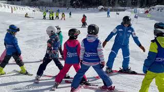 Der Gasti Schneepark im Skizentrum Angertal. Da ist was los auf der Übungswiese.