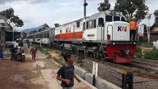 evakuasi rangkaian stasiun cicalengka kereta api turangga vs Ka bandung raya tanggal 5 januari 2024