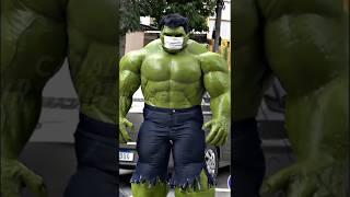 Incrível Hulk encontrou pessoas na rua e... Incredible Hulk Prank