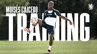 MOISÉS CAICEDOs First Training Session as a Blue  Chelsea FC