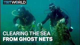 Volunteer divers clean up fishing nets in Türkiyes Marmara Sea