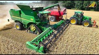Weizenernte 2024 mit Mähdrescher John Deere & Traktor Landwirtschaft Wheat Harvest Combine Harvester