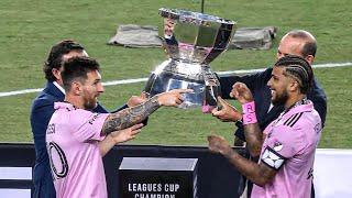 Messi gives Captains Armband to previous captain Yedlin and lift the trophy with him 