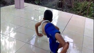 Video lucu anak kecil kesurupan kuda lumping aneh