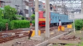 banyak KRL yang keluar masuk tn abang-tangerang- bandara