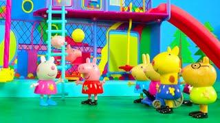 Peppa Pig Goes to the Bouncy Ball Birthday   Toy Adventures With Peppa Pig